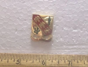 US Army - 107th Armored Cavalry Regiment – Distinctive Unit Insignia / Crest Pin - Picture 1 of 5