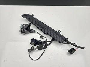 2017 - 2022 FORD F-250 REAR DOOR RELEASE HANDLE W/ CAMERA OEM HC3B99431B82N - Picture 1 of 10