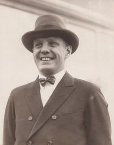 1923 Press Photo U.S. Rowing Champion Walter Hoover on Liner S.S. Olympic in NYC - Picture 1 of 2