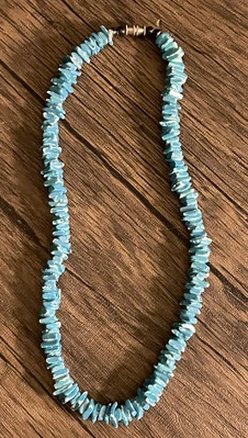 Ожерелье гавайское Puka Shell окрашенное в синий цвет унисекс 17 дюймов винтажное поместье - Изображение 1 из 4