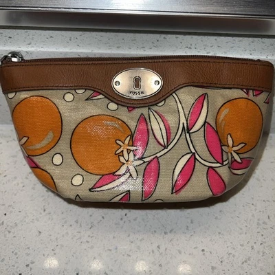 Bolso de cosméticos Fossil Key Per Fruit de lona recubierta de cuero con cremallera  Foto 1 de 4