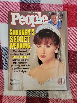 OCTOBER 11 1993 PEOPLE magazine SHANNEN DOHERTY - BEVERLY HILLS 90210 (UNREAD) - Image 1 of 4