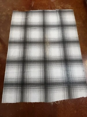 Tecido transparente preto e branco 60x44 peça inteira - Imagem 1 de 3