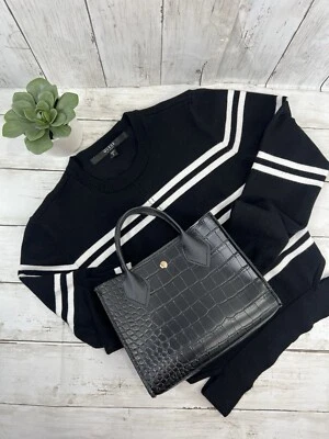 Suéter recortado de manga larga a rayas blanco y negro Guess para mujer talla S Foto 1 de 4