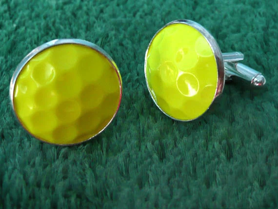 Запонки для настоящих мячей для гольфа ручной работы: запонки для мячей для гольфа белые, розовые, красные, желтые - Изображение 1 из 4