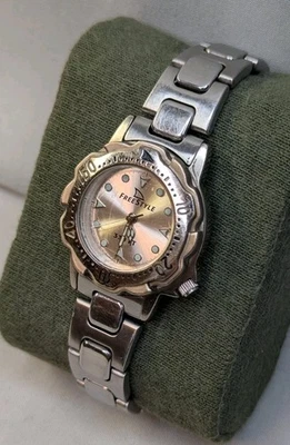 Reloj de buceo de cuarzo Freestyle para mujer, ¡funciona! Foto 1 de 4
