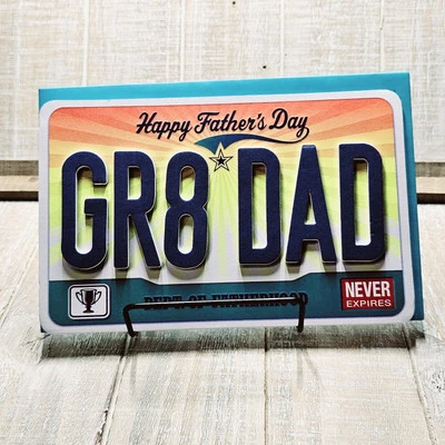 Tarjeta del día del padre American Greetings placa de licencia 3D verde espuma Foto 1 de 4