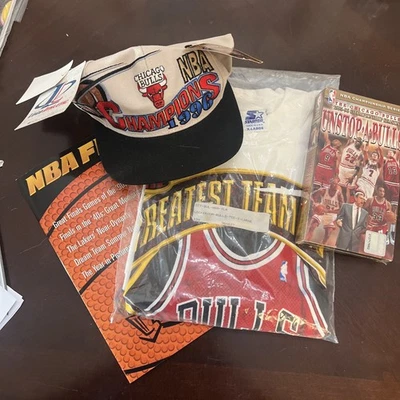 Conjunto Camisa/Sombrero/VHS/Revista Bulls Champion 1996 con Etiquetas NUEVO X-grande Jordan Foto 1 de 4
