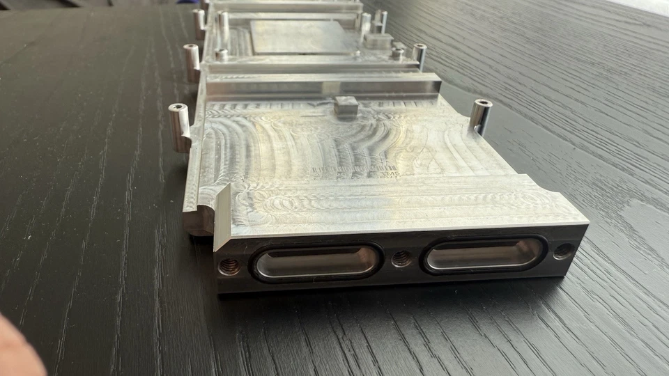 NVIDIA A100 80gb watercooler - Image 1 of 3