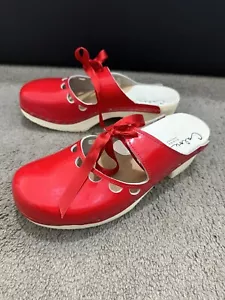 Calou Stockholm Sweden Red Patent Leather Clog Shoes Bow Eu 38 Aus 7 - Bild 1 von 10