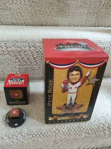 Cincinnati Reds Pete Rose 2015 Bobblehead & Replica 1975 World Series Ring!! New Cover