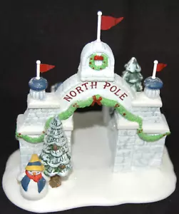 NORTH POLE GATE 5632-4 RETIRED NORTH POLE - DEPT 56 - Picture 1 of 4