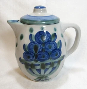 M A Hadley Stoneware USA Vintage Hand Painted BOUQUET 7 Cup Coffee Pot GC - Picture 1 of 13