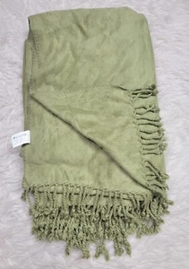 Surya Tia Plush Throw Blanket Bamboo Knit 51"×79" Green Soft Fringe NWOT Luxury - Picture 1 of 5