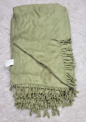 Surya Tia Plush Throw Blanket Bamboo Knit 51"×79" Green Soft Fringe NWOT Luxury - Image 1 of 4