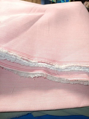 2 y 2/3 yardas de sarga rosa a rayas Foto 1 de 4