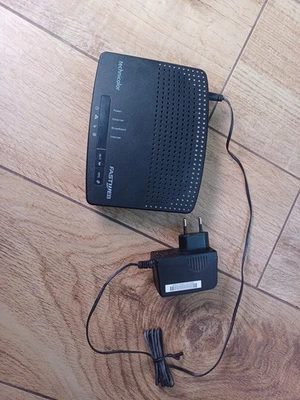 Modem Fastweb Technicolor TG 1100 Buone Cond. Funzionante - Immagine 1 di 2