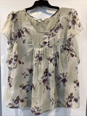 Blusa para mujer Forever 21 verde floral peplum, manga gorra, talla grande Foto 1 de 4