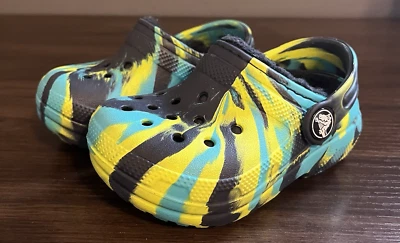 Crocs tamancos criança tamanho 5 criança clássico tingimento azul verde sapatos forrados difusos - Imagem 1 de 4