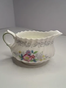 Vintage Royal Doulton "Windermere" Creamer H4856 # 14 f/England - Picture 1 of 7