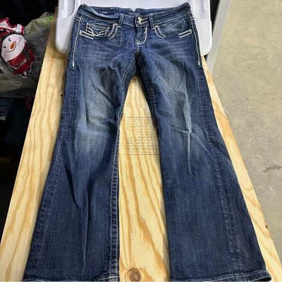 Vigors Women's Jeans Size 9 /32 Medium Wash Boot Cut - Image 1 of 4