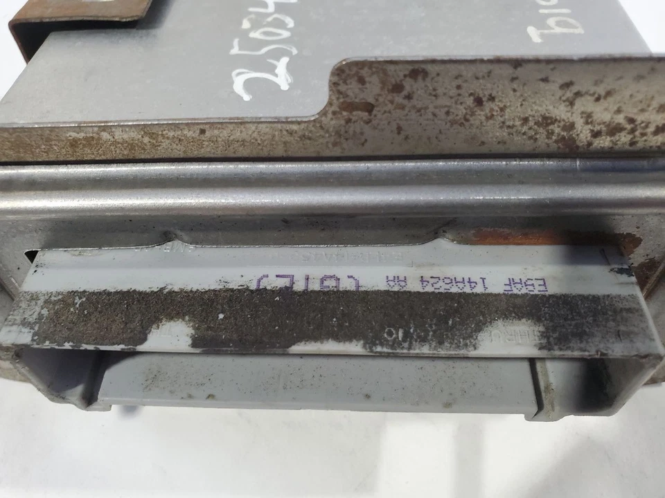 Módulo de control del motor usado (ECM) se adapta a: Lincoln 1989 y Town Car CEE Control Proce Foto 1 de 4