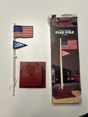 Lionel 6-12898 O/O27 Flagpole W/ Lionel Pennant - Image 1 of 2