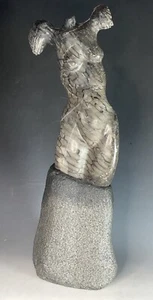 Obra de arte original de 18" tallada en piedra '"Nikea" alada diosa de la victoria escultura artística - Imagen 1 de 15