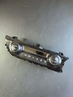TOYOTA HILUX HEATER CLIMATE CONTROLS 2.8 1GD-FTV 19-23 55900-0KQ00 - Image 1 of 4