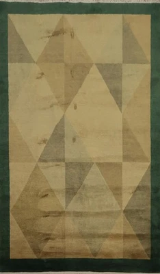 Alfombra de felpa geométrica nepalí 6x9 pies alfombra de lana moderna verde anudada a mano Foto 1 de 4