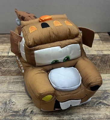 Camión de felpa Disney Cars Tow Mater 14" usado sin etiquetas Foto 1 de 4