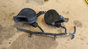 VAUXHALL MOKKA SEÑAL BOCINA ALARMA BAJO TONO ALTO PAR MK1 J13 1.4T (2012-2019) - Imagen 1 de 7