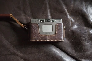 Funda bolsa de cuero genuino hecha a mano con media cámara para MINOLTA TC-1 marrón - Imagen 1 de 5