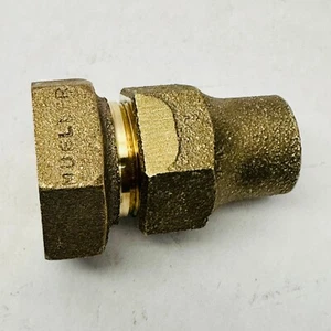 MUELLER 1-1/4"X 3/4" REDUCING FLARE COPPER COUPLING STRAIGHT NL - Picture 1 of 8