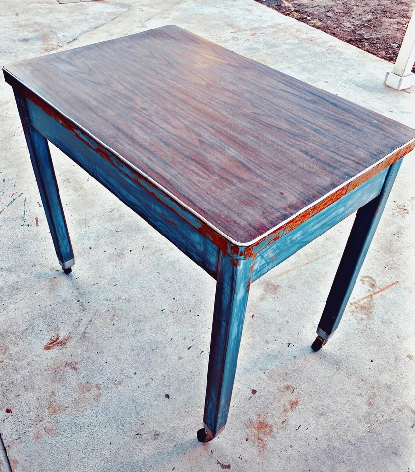 Mesa General Fireproofing Co. de colección - mediados de siglo Foto 1 de 4