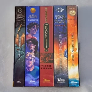Read Riordan by Rick Riordan Trade Paperback 5 Book Box Set NEW Five - Imagen 1 de 7