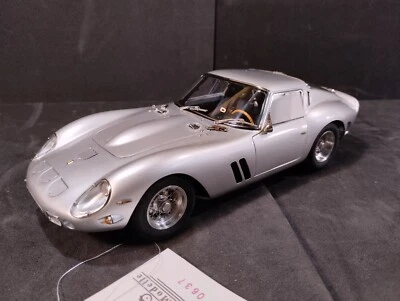 CMC - FERRARI 250 GTO 1962 - SILVER MET scale 1/18 - M -151 - Immagine 1 di 4