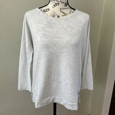 Sudadera ligera Victoria’s Secret talla S espalda baja con detalles de correa Foto 1 de 4