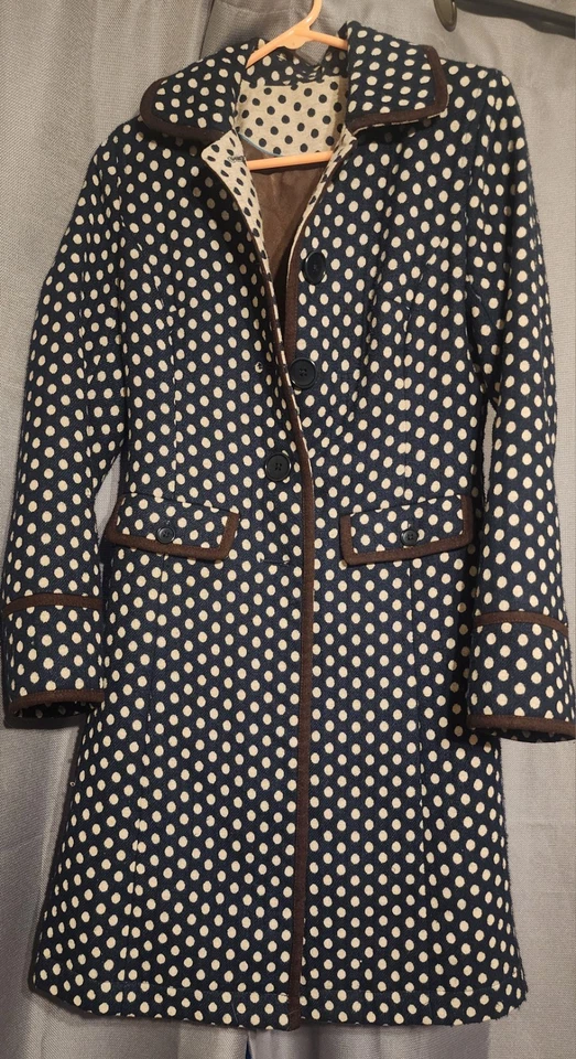 Abrigo Boden Mujer Lana Azul Marino Lunares con Borde Marrón y Bolsillos, Talla 8 Foto 1 de 4