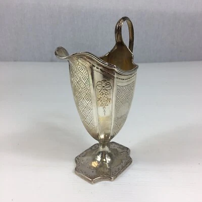 Antiguo casco georgiano de plata maciza 1790 jarra de leche crema 16,5 cm de alto 148,3 g  Foto 1 de 4