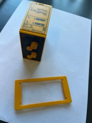 SELECTRON GZT-30  Relay Time Module 12-48V 250V 1.4A & Relay Base GZT30 - Image 1 of 3