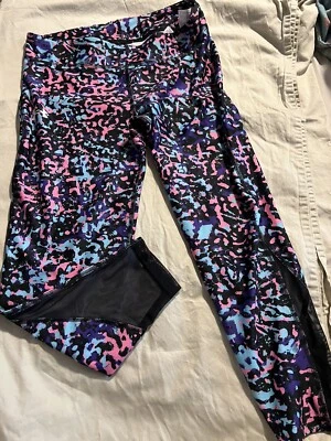 Leggings Under Armour YXL Niñas Blanco/Rosa/Negro/Azul Estampado Gráfico Foto 1 de 4