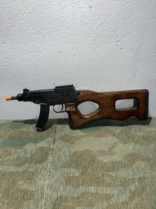 Airsoft Gun Vz-61 Skorpion Gas Blowback GBB - Picture 1 of 16