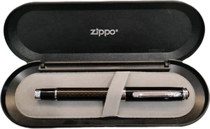 ZIPPO PENNA SFERA NERA / CARBONIO / CUSTODIA E DUE RICARICHE OMAGGIO IDEA REGALO - Foto 1 di 5