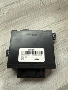 21997590 TAHOE ESCALADE YUKON SUBURBAN 2005-2006 REAR A/C HVAC CONTROL MODULE - Picture 1 of 7