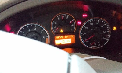 Grupo de velocímetro Armada 2015 OE calibre 126 k millas Nissan Foto 1 de 4