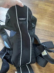 BabyBjorn Baby Carrier Synergy Air Mesh Black 0+ Newborn 8-26lbs - Picture 1 of 9