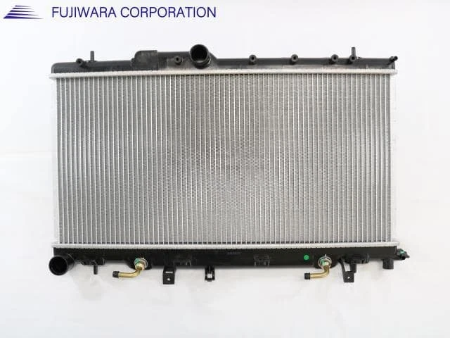 SUBARU Legacy 2001 GF-BH5 Radiator 45119AE020 [New] [PA02381705] - Image 1 of 2