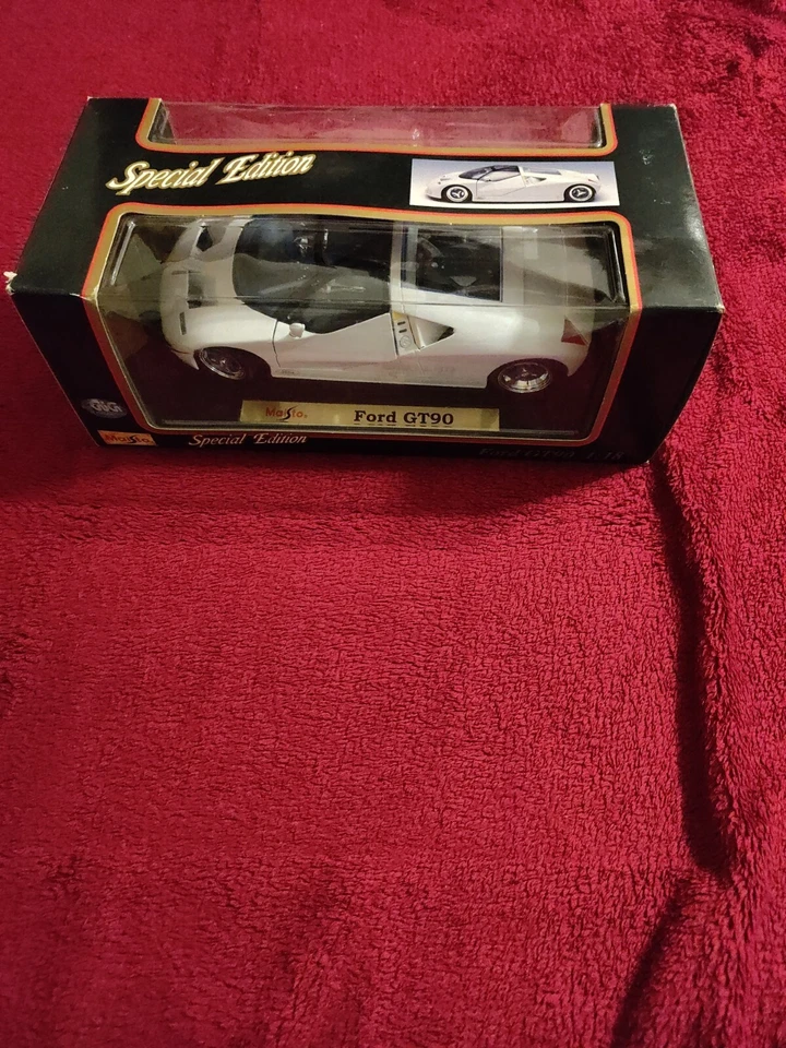 Maisto Ford GT90 scala 1:18 - Immagine 1 di 4