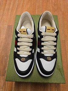 Zapatillas bajas Gucci Screener Signature para hombre negras blancas talla 10/ EE. UU. 10,5 LEER - Imagen 1 de 15